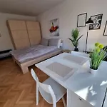 The Rowhouse Apartment Ljubljana - Free Parking