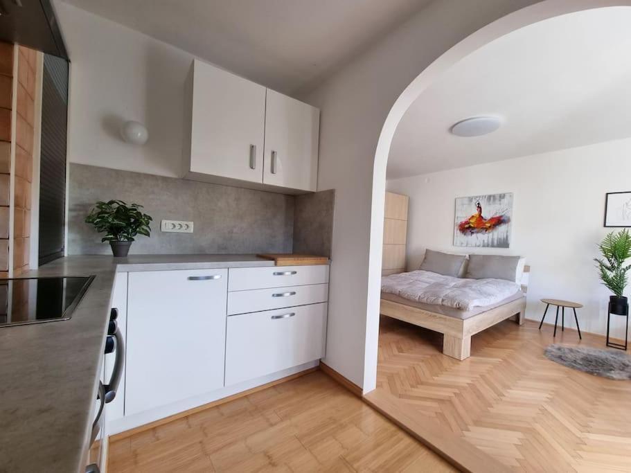 The Rowhouse - Free Parking