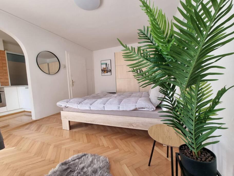 The Rowhouse - Free Parking *